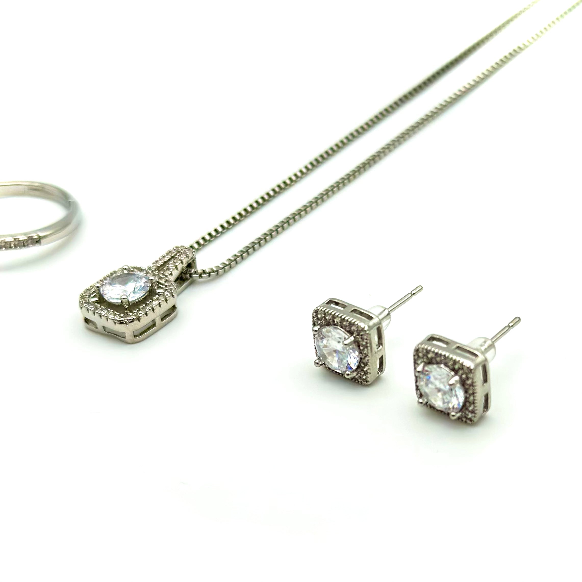 Enchant Zircon Necklace